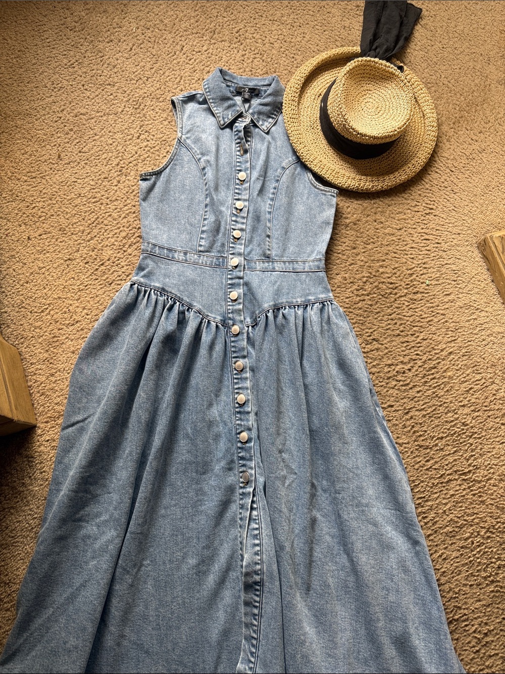 7 For All Mankind 🔥 button-front sleeveless denim midi dress in a medium wash. - Picture 2 of 9